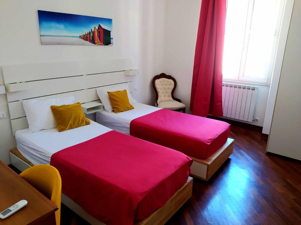 Stanza Con Bagno Ed Accesso Privati Hotel Триест Екстериор снимка